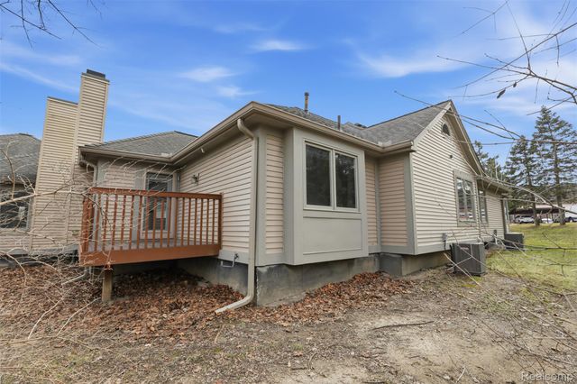 21400 Magnolia Court, Farmington Hills, MI 48336