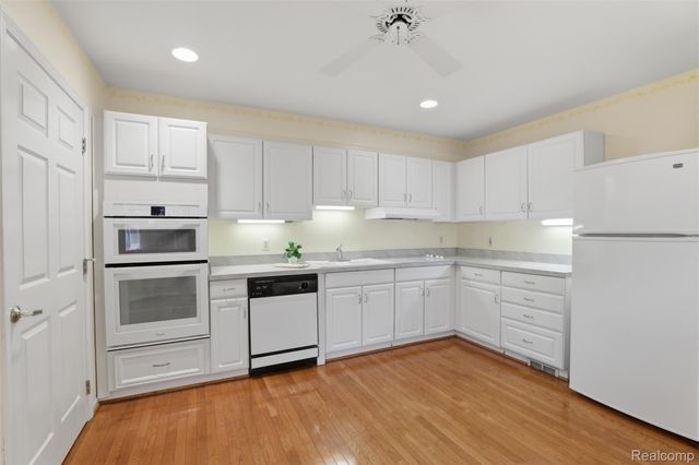 21400 Magnolia Court, Farmington Hills, MI 48336