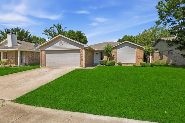 7913 Pebblebrook Drive, Watauga, TX 76148