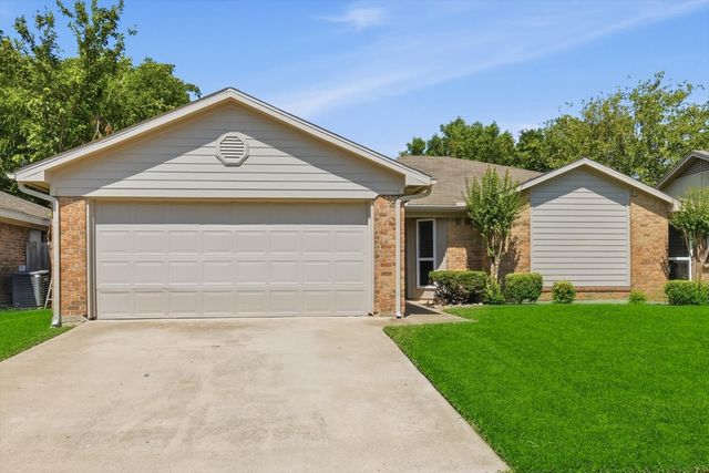 7913 Pebblebrook Drive, Watauga, TX 76148