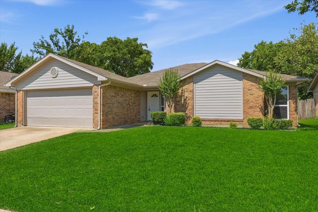7913 Pebblebrook Drive, Watauga, TX 76148