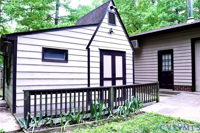 9801 Third Branch Dr, Chesterfield, VA 23832