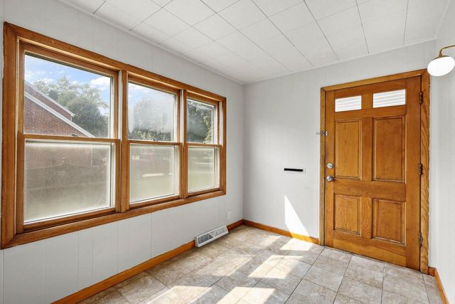 1014 Walker Street, Janesville, WI 53545