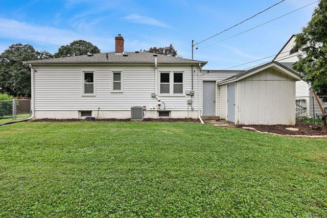 1014 Walker Street, Janesville, WI 53545