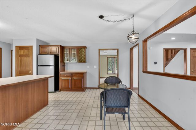 6062 Wood Drive, Waterville, OH 43566