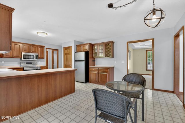 6062 Wood Drive, Waterville, OH 43566