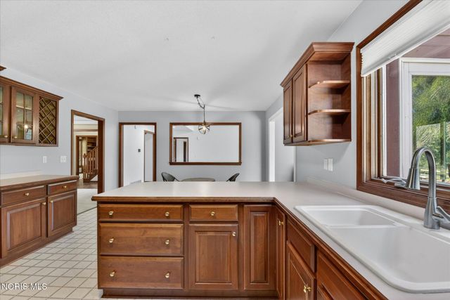6062 Wood Drive, Waterville, OH 43566