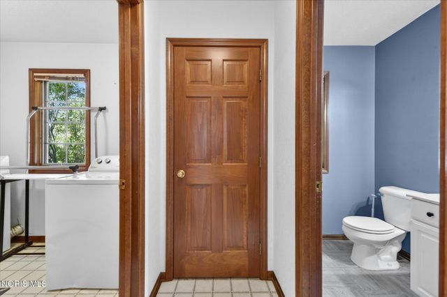 6062 Wood Drive, Waterville, OH 43566