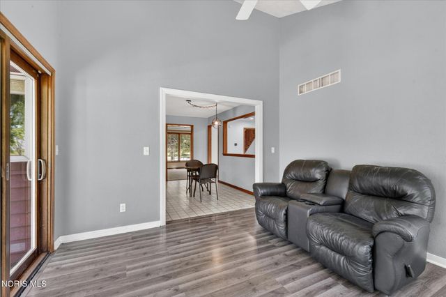 6062 Wood Drive, Waterville, OH 43566