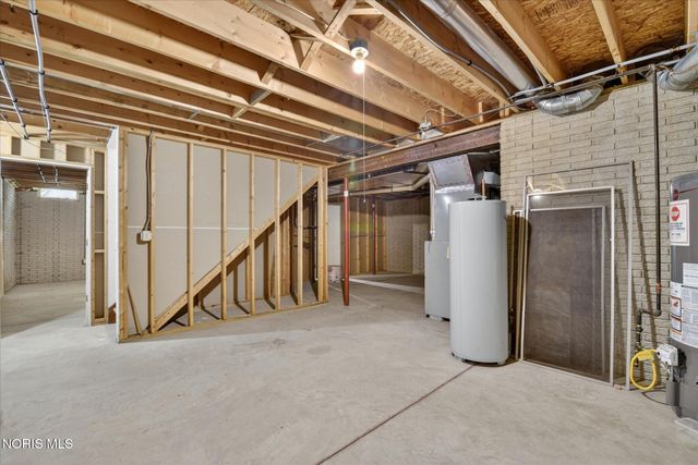 6062 Wood Drive, Waterville, OH 43566
