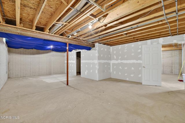 6062 Wood Drive, Waterville, OH 43566