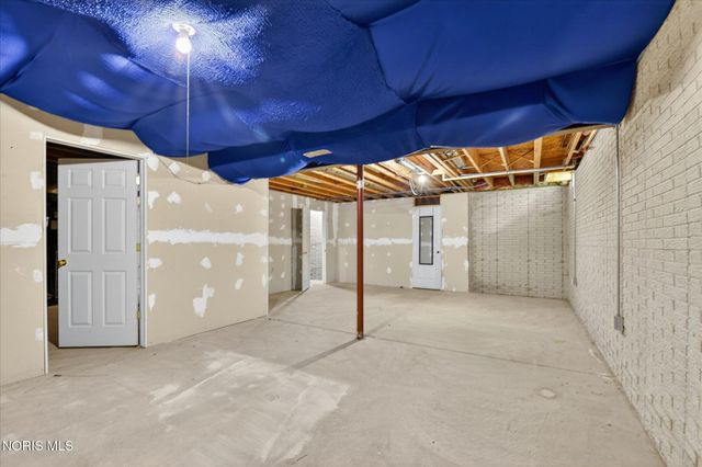 6062 Wood Drive, Waterville, OH 43566