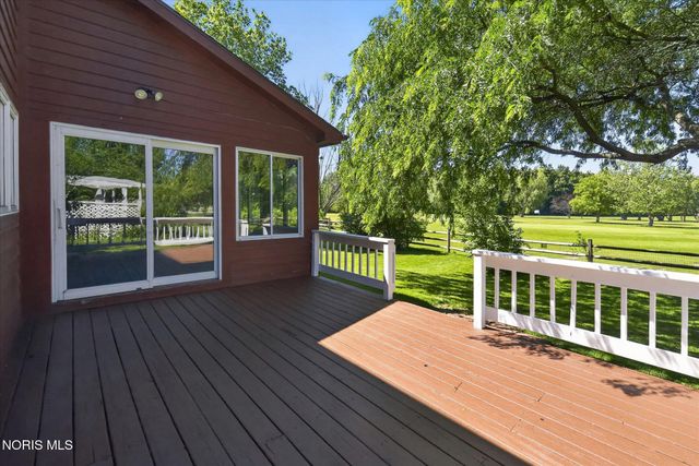 6062 Wood Drive, Waterville, OH 43566