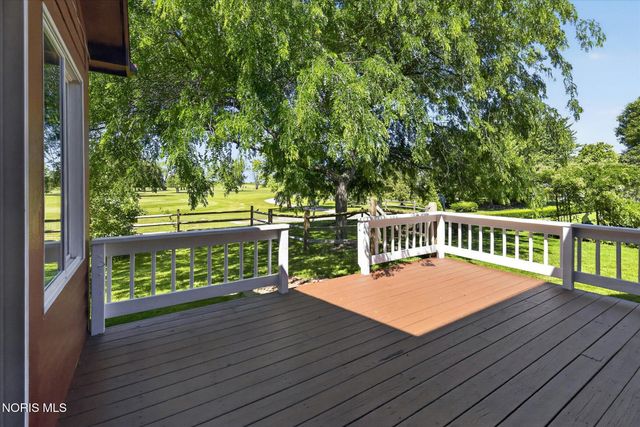6062 Wood Drive, Waterville, OH 43566