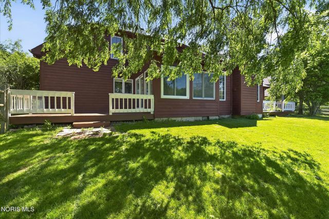 6062 Wood Drive, Waterville, OH 43566