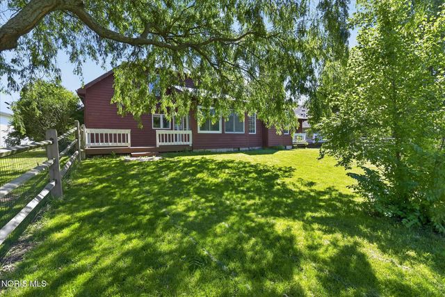 6062 Wood Drive, Waterville, OH 43566
