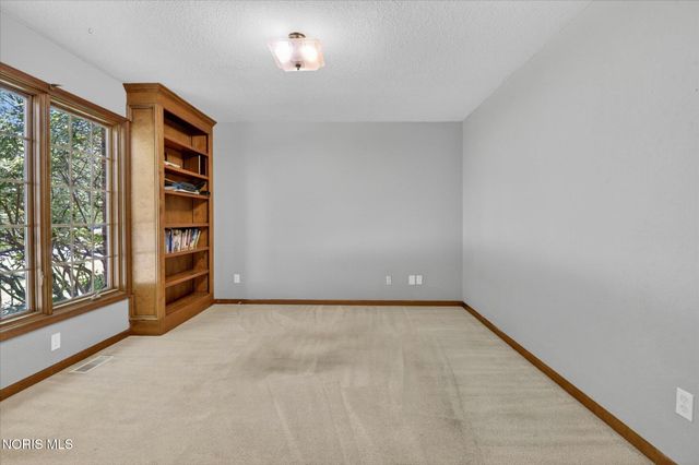6062 Wood Drive, Waterville, OH 43566