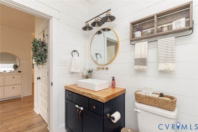 5512 Mossy Oak Rd, Moseley, VA 23120