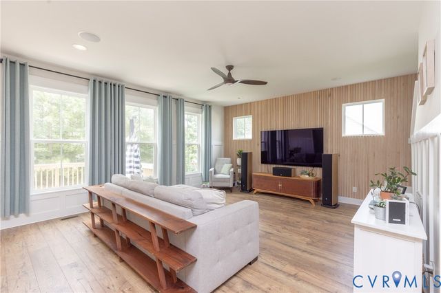 5512 Mossy Oak Rd, Moseley, VA 23120