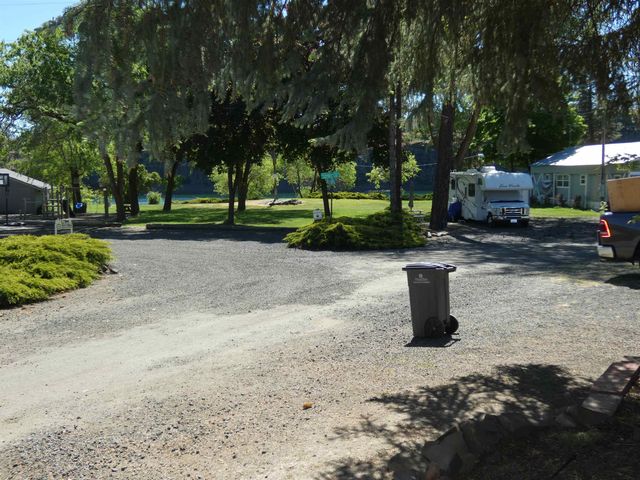 16021 W Badger Ln, Cheney, WA 99004
