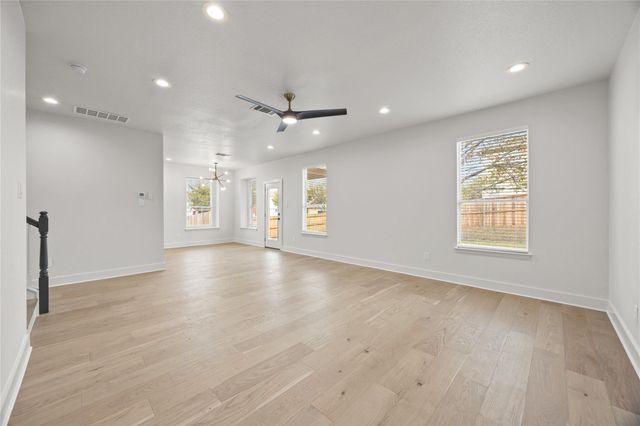 117 Waterloo DR, Kyle, TX 78640