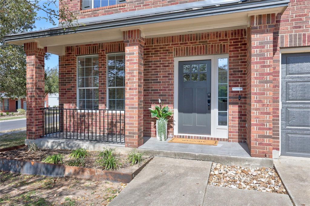 117 Waterloo DR, Kyle, TX 78640