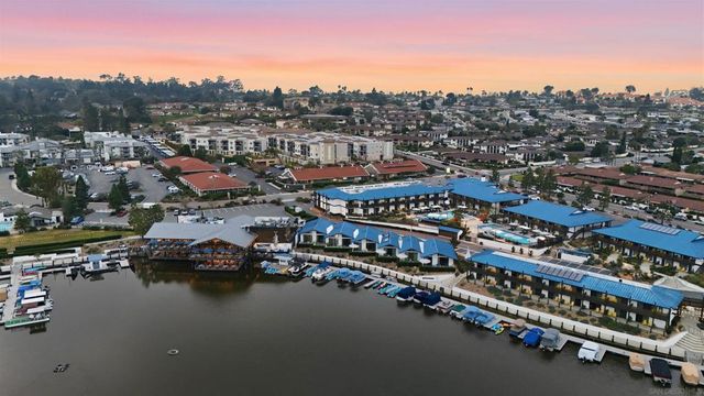 1442 La Linda Drive, San Marcos, CA 92078