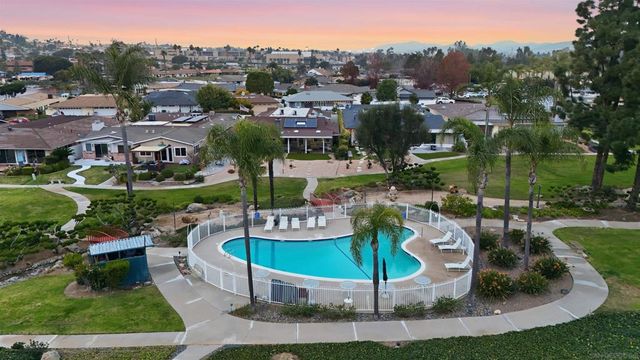 1442 La Linda Drive, San Marcos, CA 92078