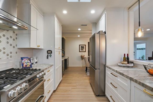 1442 La Linda Drive, San Marcos, CA 92078