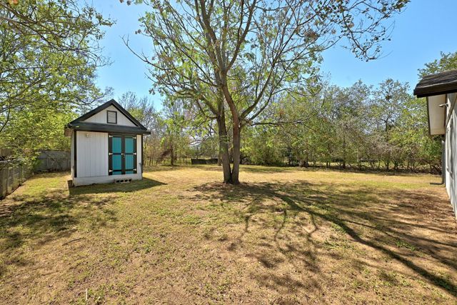 407 Magnolia ST, Bastrop, TX 78602