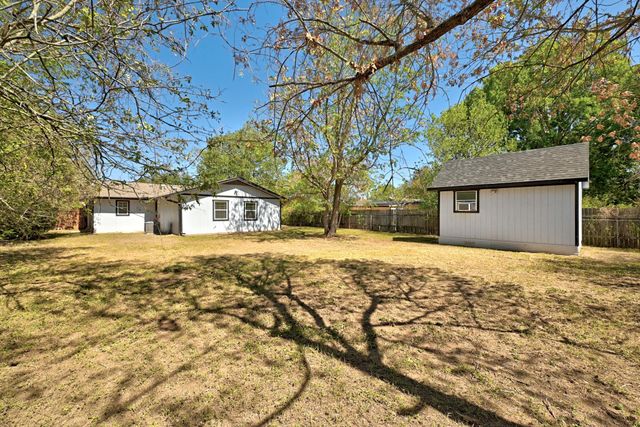 407 Magnolia ST, Bastrop, TX 78602
