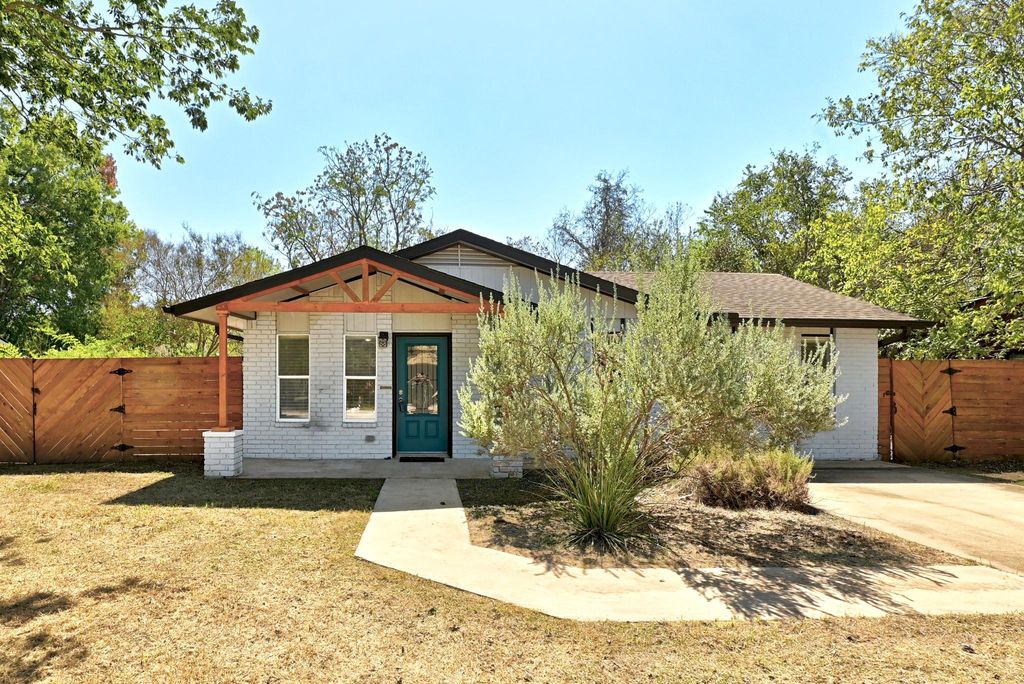 407 Magnolia ST, Bastrop, TX 78602