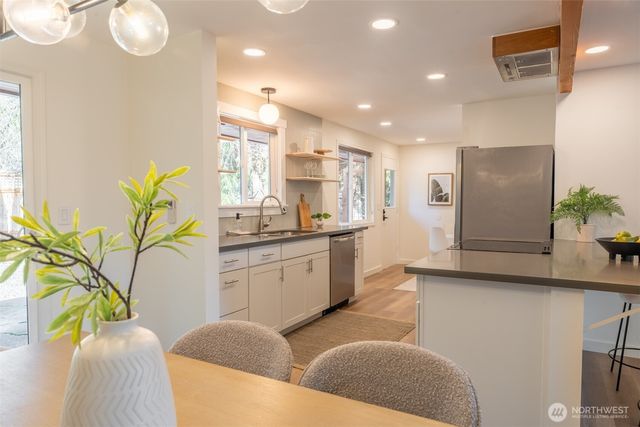 1040 NE 154th Street, Shoreline, WA 98155