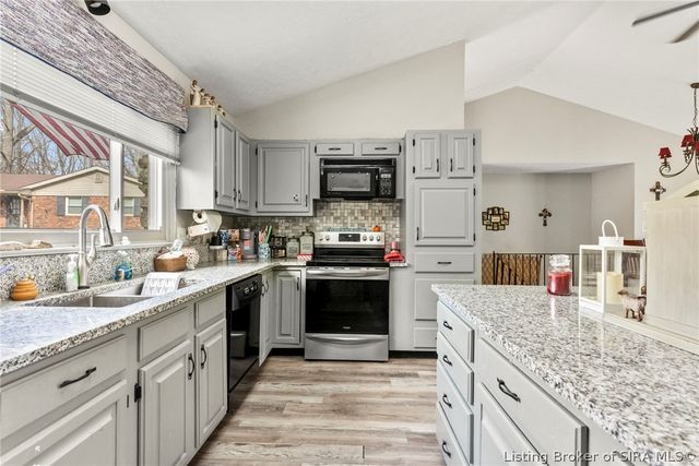 1421 Cherokee Court, Madison, IN 47250