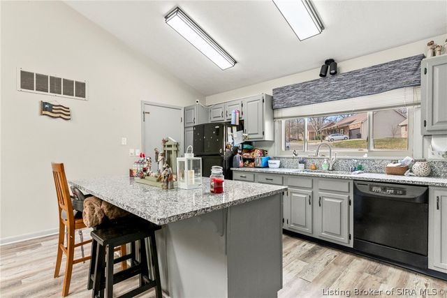 1421 Cherokee Court, Madison, IN 47250