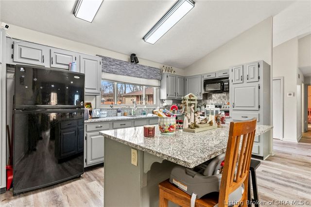 1421 Cherokee Court, Madison, IN 47250