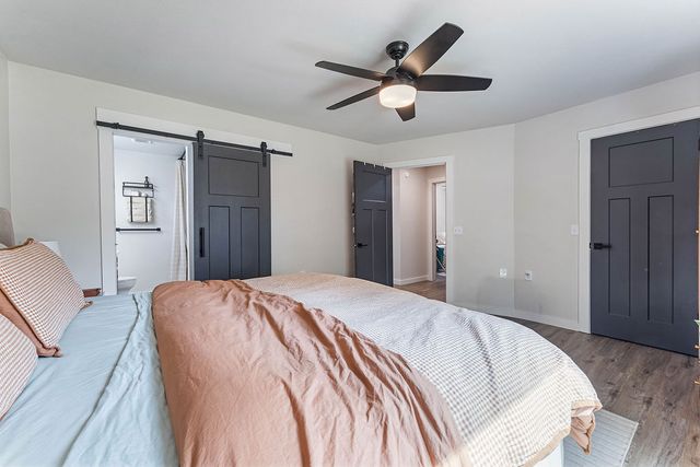 904 E Longview Drive, Rogers, AR 72756