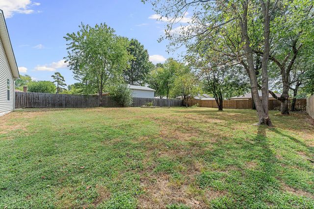 904 E Longview Drive, Rogers, AR 72756