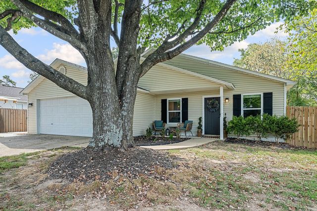 904 E Longview Drive, Rogers, AR 72756
