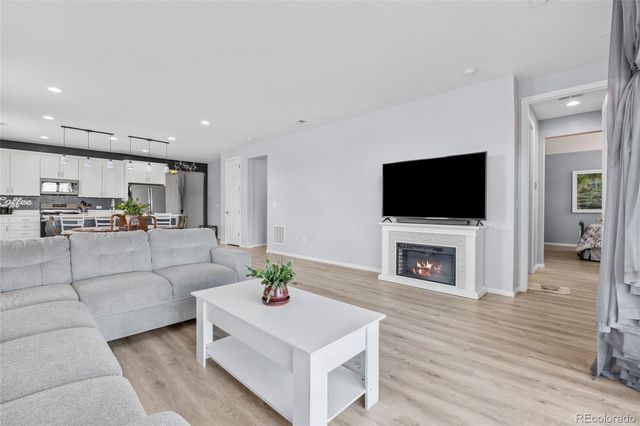 405 Vista Cliff Court, Castle Rock, CO 80104