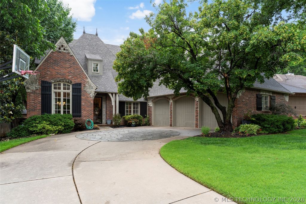 9034 S Maplewood Avenue, Tulsa, OK 74137