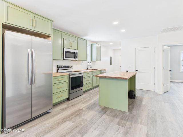 1115 Mineral Street, Webb City, MO 64870