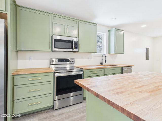 1115 Mineral Street, Webb City, MO 64870