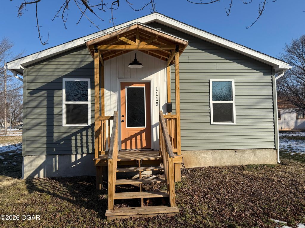 1115 Mineral Street, Webb City, MO 64870