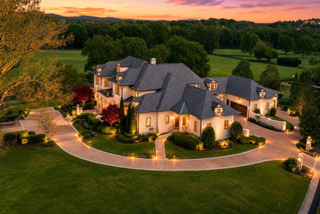 698 Brass Lantern Pl, Brentwood, TN 37027