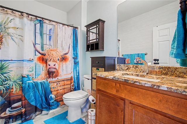 2613 Manzilla LN, Cape Coral, FL 33909