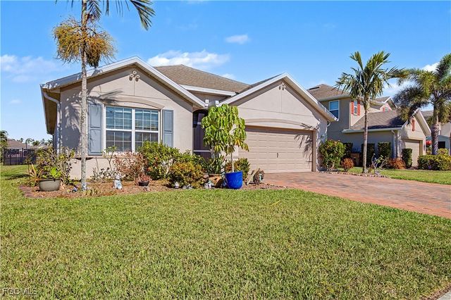 2613 Manzilla LN, Cape Coral, FL 33909