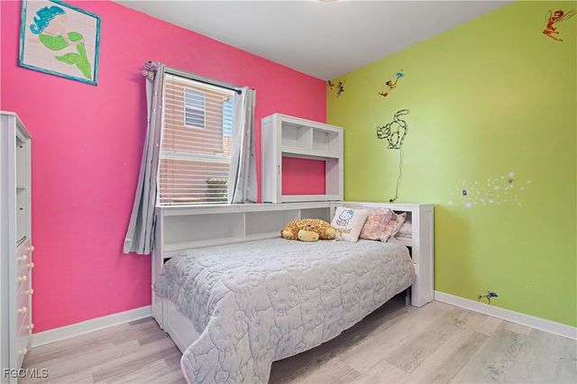 2613 Manzilla LN, Cape Coral, FL 33909