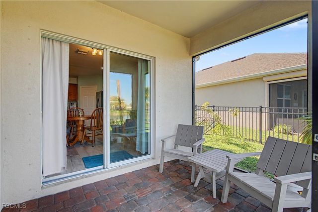 2613 Manzilla LN, Cape Coral, FL 33909