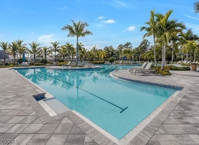 2613 Manzilla LN, Cape Coral, FL 33909